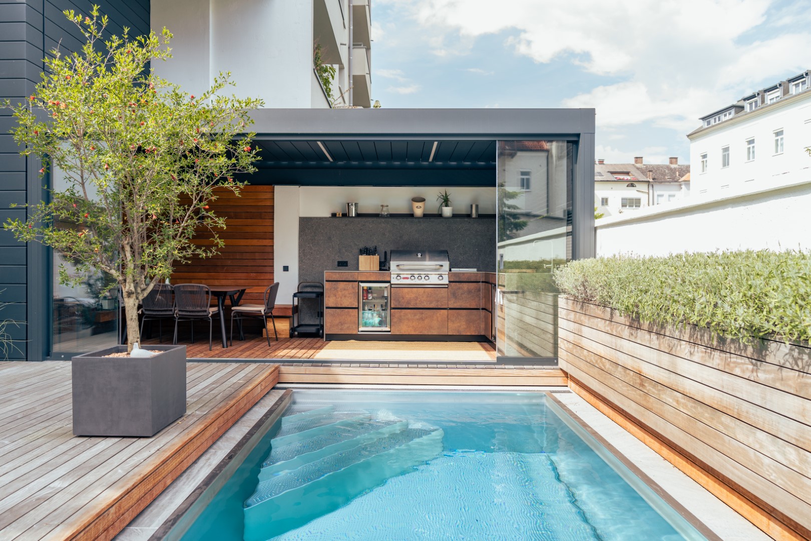 Individuell zugeschnittene Outdoorküchen für jeden Garten. Persönlich, kompetent und einzigartig.